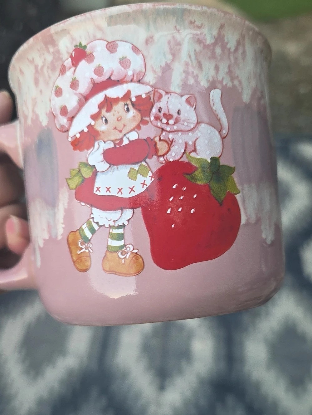 Silver Buffalo Strawberry Shortcake 20 oz Ceramic Mug Pink & Red